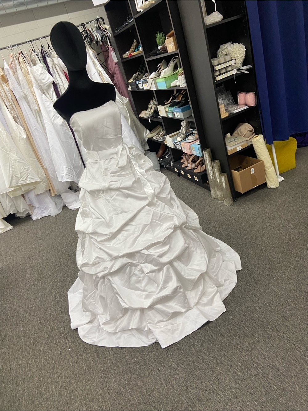 NWT David's Bridal White Strapless Ruffled Ball Gown Wedding Dress